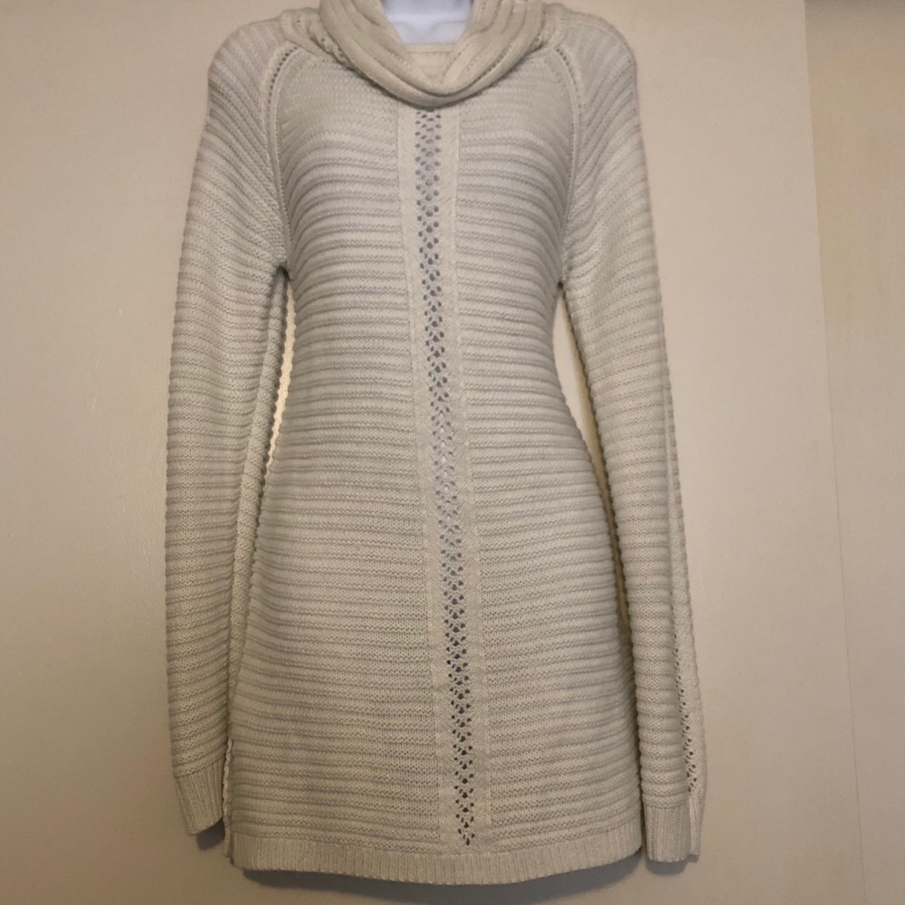 Charming Charlie Knit Sweater size small off white